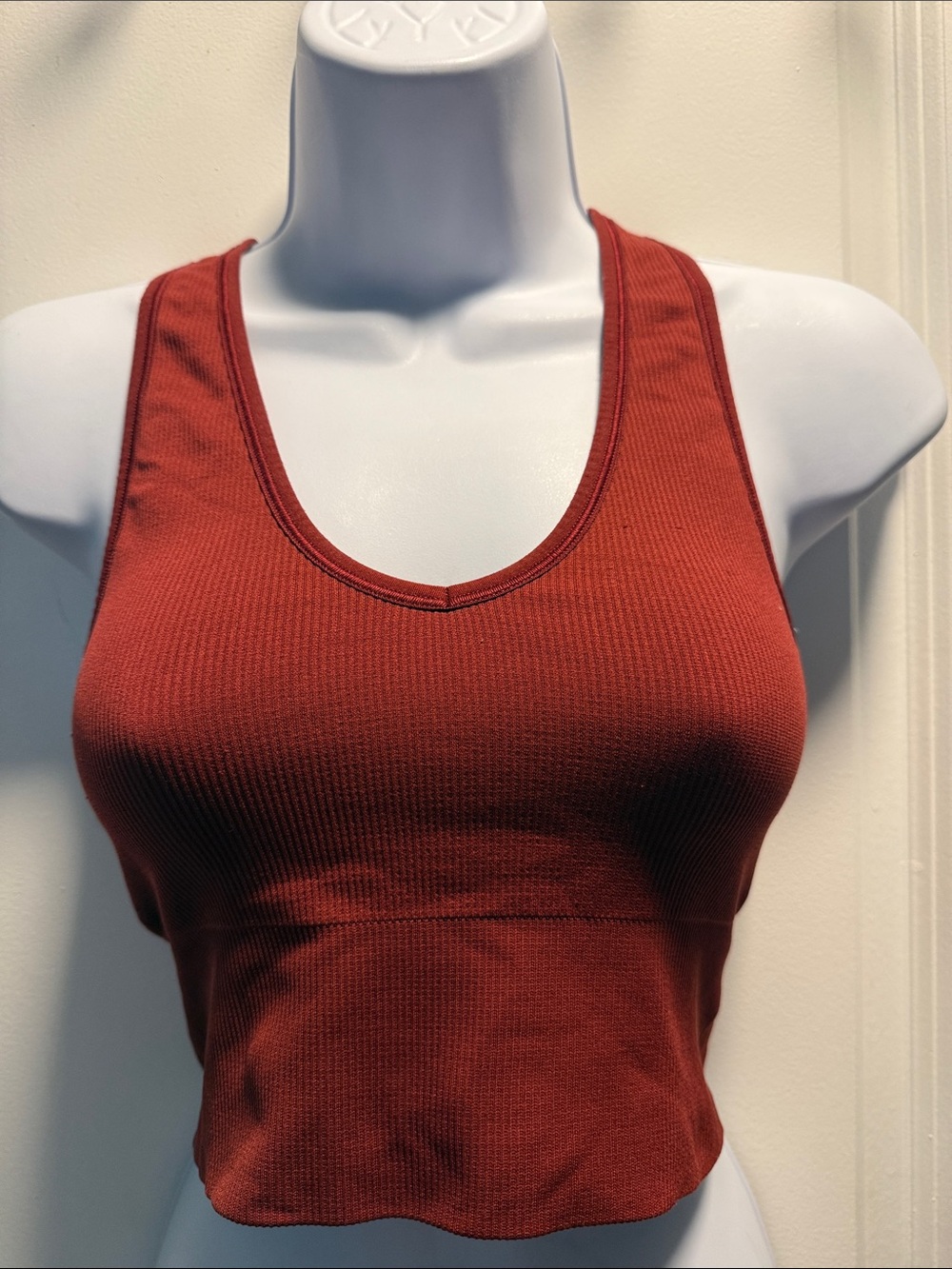 Ribbed Scoop Tank Crop Top — Maroon